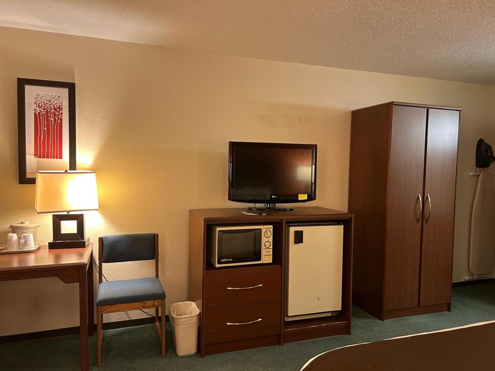 Northwoods Inn & Suites - Blackduck Εξωτερικό φωτογραφία